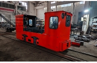 客戶采購(gòu)的CTL5/6GB蓄電池湘潭電機(jī)車(chē)裝車(chē)發(fā)貨