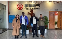 非洲客戶上門采購2.5噸湘潭蓄電池電機(jī)車